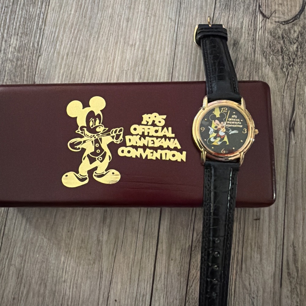 1995 Official Disneyana Convention Watch Mickey Limited Edition 2041/3000 NIB